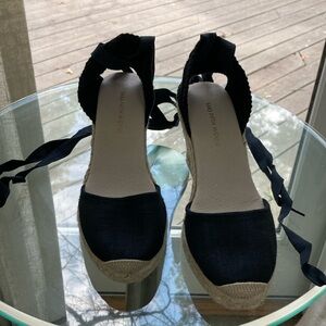 New Saks Fifth Avenue Espadrilles. Women’s Size 6.